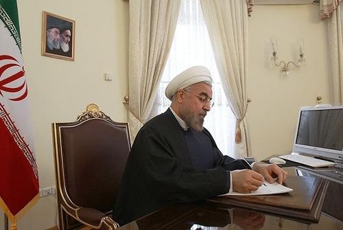 伊朗總統在亞美尼亞邊界啟動了兩個水電站項目