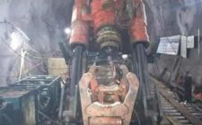 豐寧抽水蓄能電站3號下斜井導井貫通