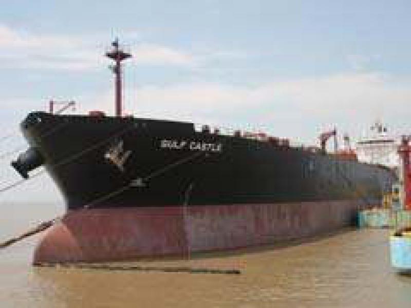 上海石化成品油首次直運南非