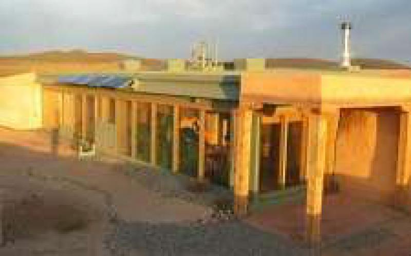 Earthships（陸地船）自給自足的房屋
