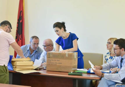 阿爾巴尼亞能源部門收到美國，歐盟公司的六項太陽能項目投標