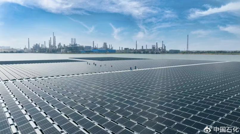 中國首座海水漂浮式光伏項目建成投用，年發(fā)綠電 1670 萬千瓦時