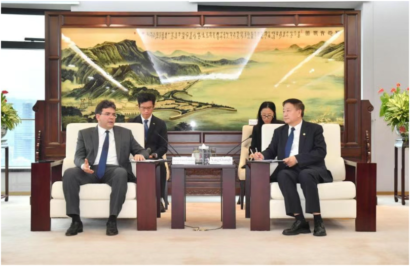 中國(guó)廣核集團(tuán)董事長(zhǎng)楊長(zhǎng)利會(huì)見巴西皮奧伊州州長(zhǎng)拉斐爾·塔日拉·豐特萊斯