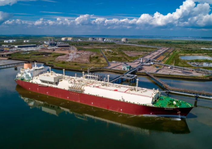 英美企業完成15億英鎊交易收購歐洲大型液化天然氣接收站