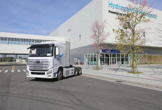 HTWO廣州氫燃料電池牽引車攜手大田物流在粵港澳大灣區(qū)啟動試運(yùn)營