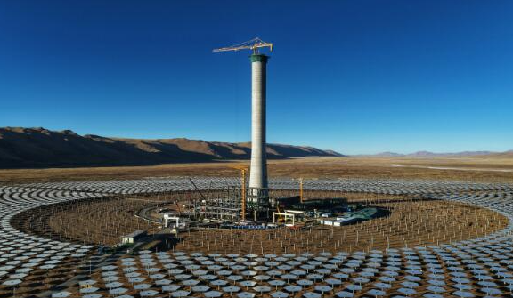 全球海拔最高塔式光熱項(xiàng)目定日鏡安裝突破10000面大關(guān)