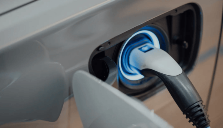 印度塔塔電力與Salesforce合作推出AI數字生態系統，覆蓋屋頂太陽能、電動汽車充電和智能能源解決方案